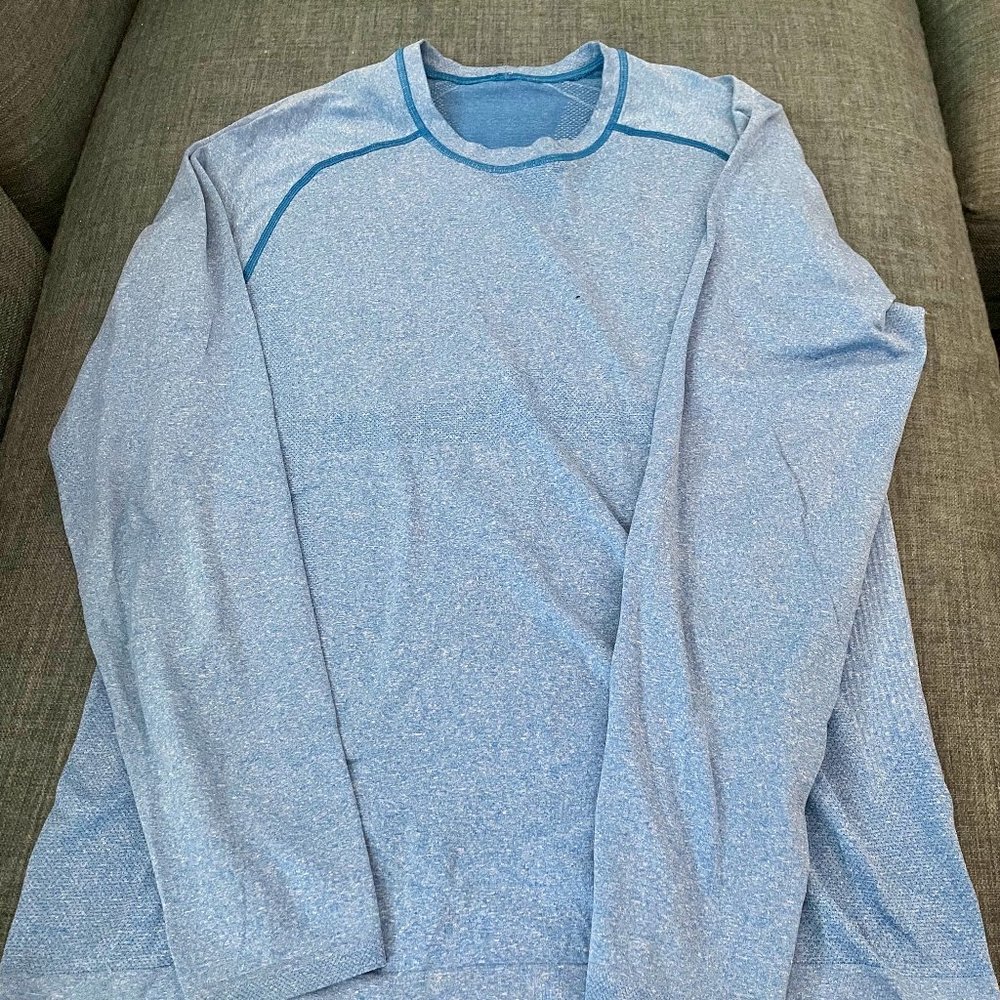 Lululemon Metal Vent Tech long sleeve - heathered blue. Size L